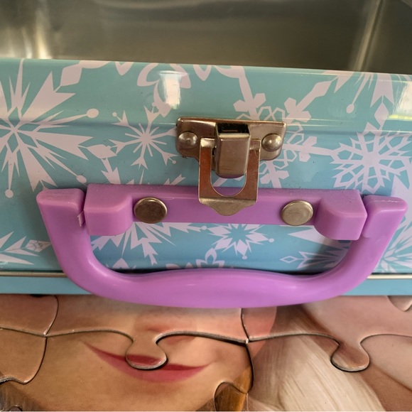 ⚡️3/$20 FROZEN tin case with puzzle - Picture 4 of 6